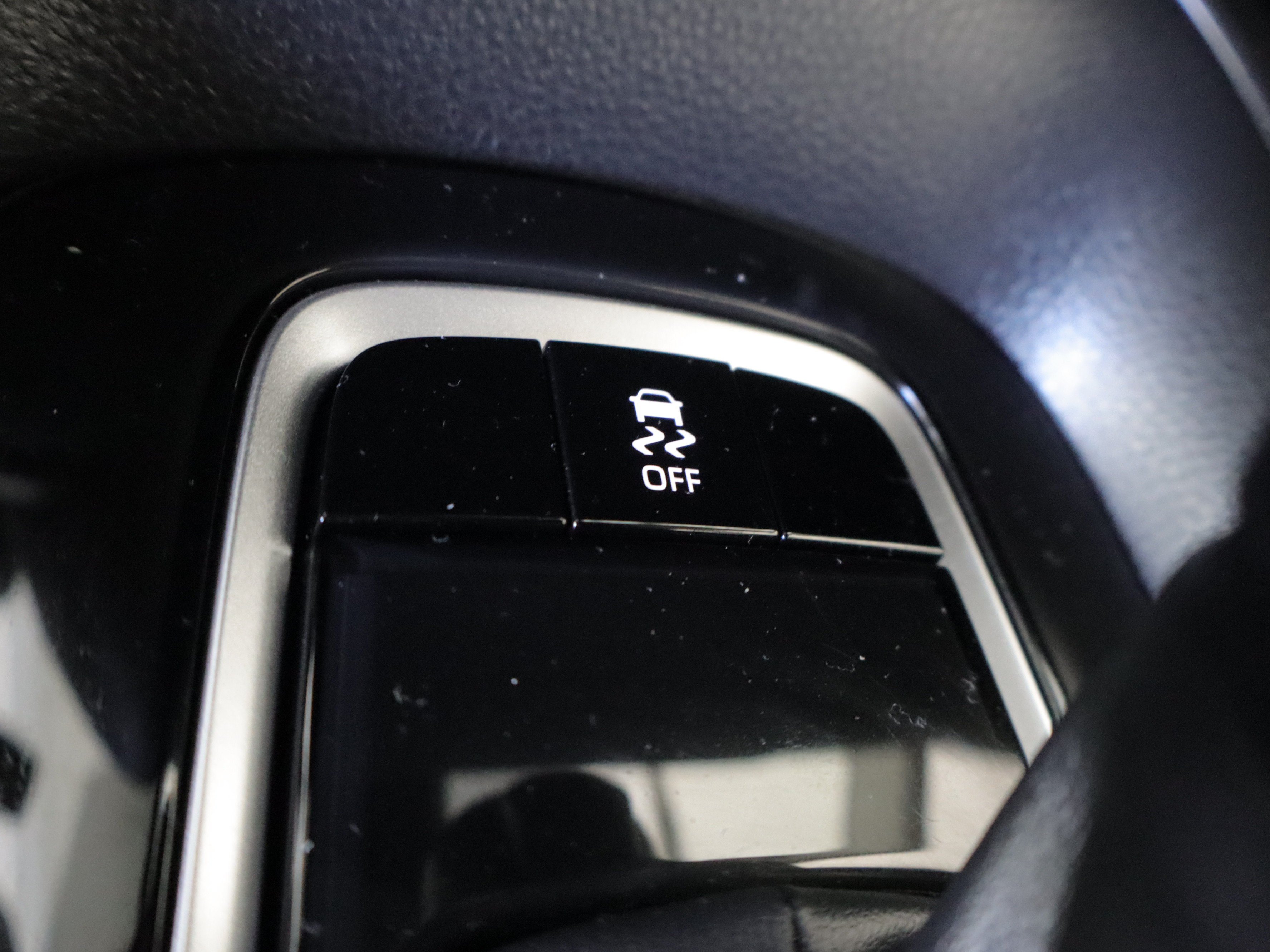 Used 2023 Toyota Corolla LE w/ Carpet Mat Package (TMS) FWD image 16
