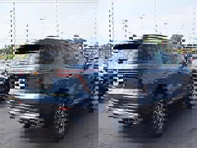 New 2026 Chevrolet Traverse LT image 5