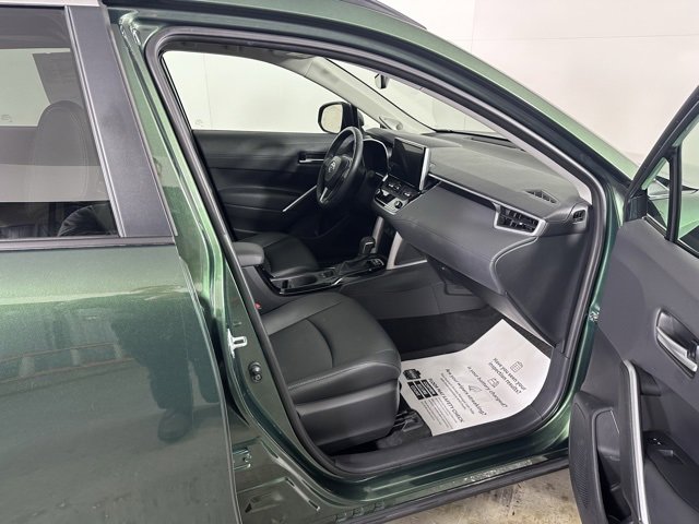 Used 2023 Toyota Corolla Cross XLE image 10
