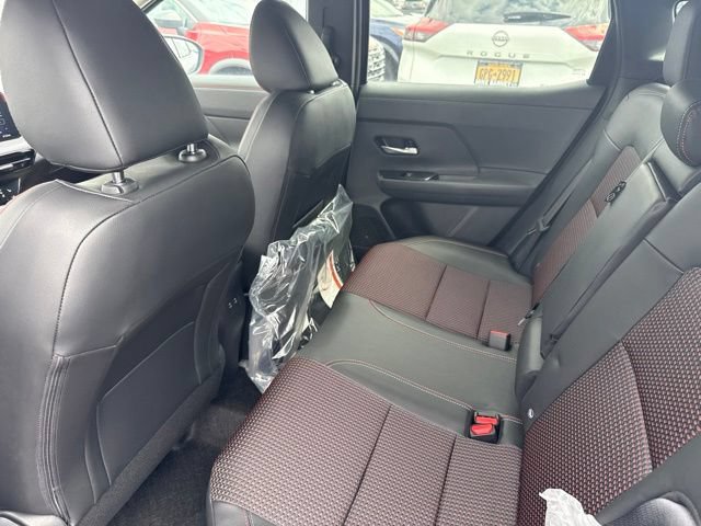 New 2026 Nissan Kicks SR w/ Cold Weather Package AWD/4WD image 13