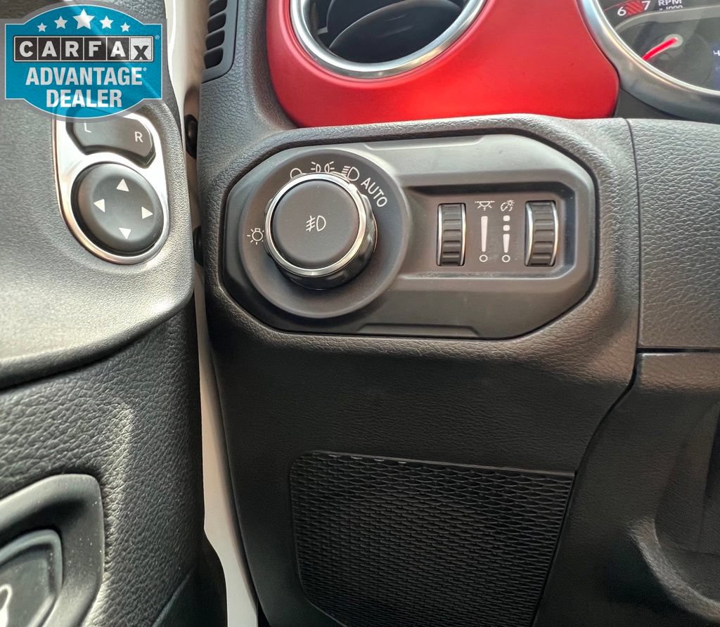 Used 2021 Jeep Wrangler Unlimited Rubicon AWD/4WD image 10