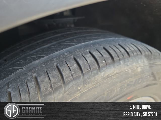 Used 2024 Ford Edge Titanium image 26