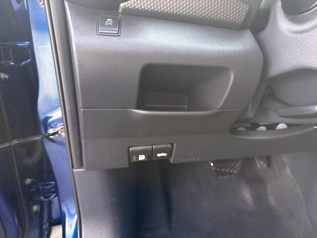 Used 2018 Nissan Kicks SV FWD image 15