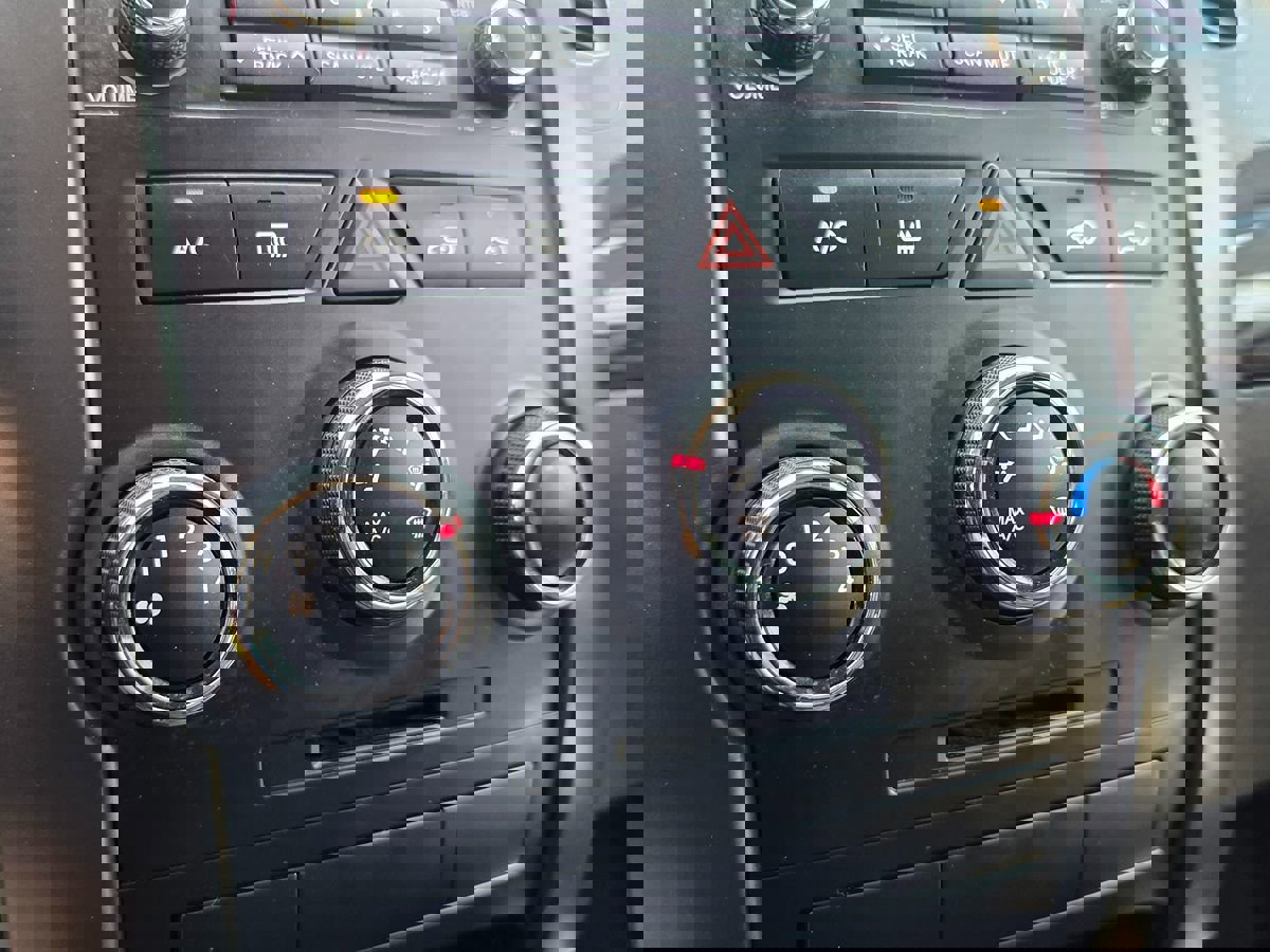 Used 2013 Kia Sorento LX w/ Third Row Pkg image 40