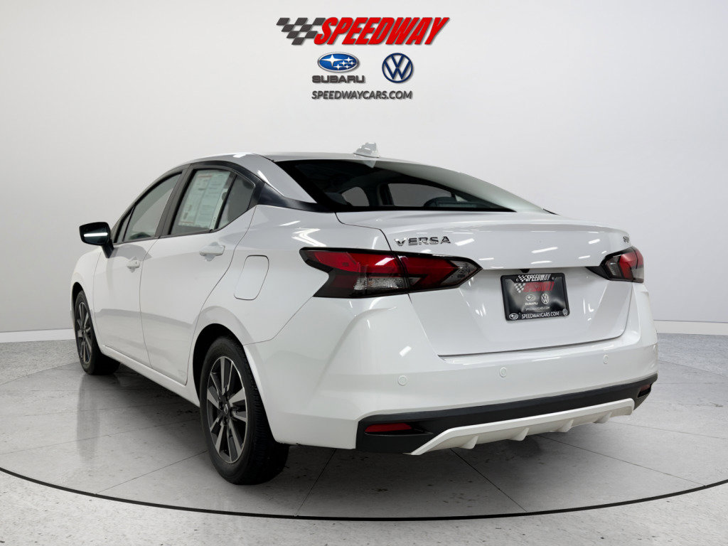 Used 2022 Nissan Versa SV image 5