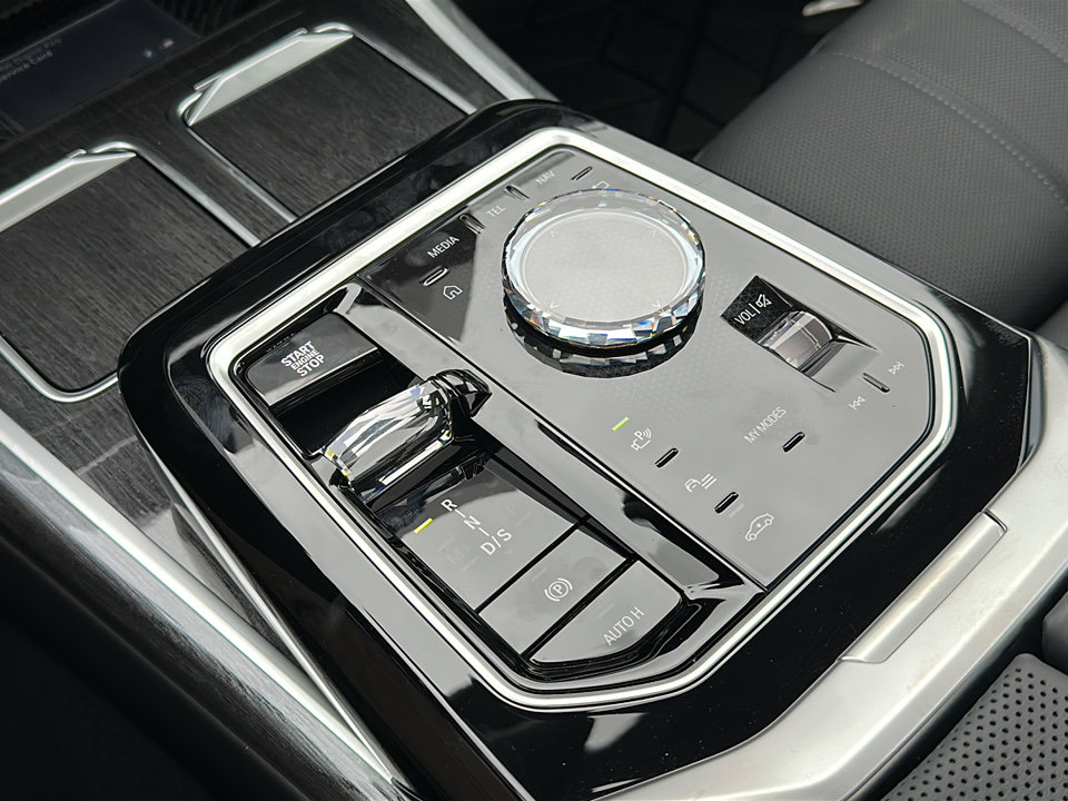 New 2026 BMW 740i RWD image 25