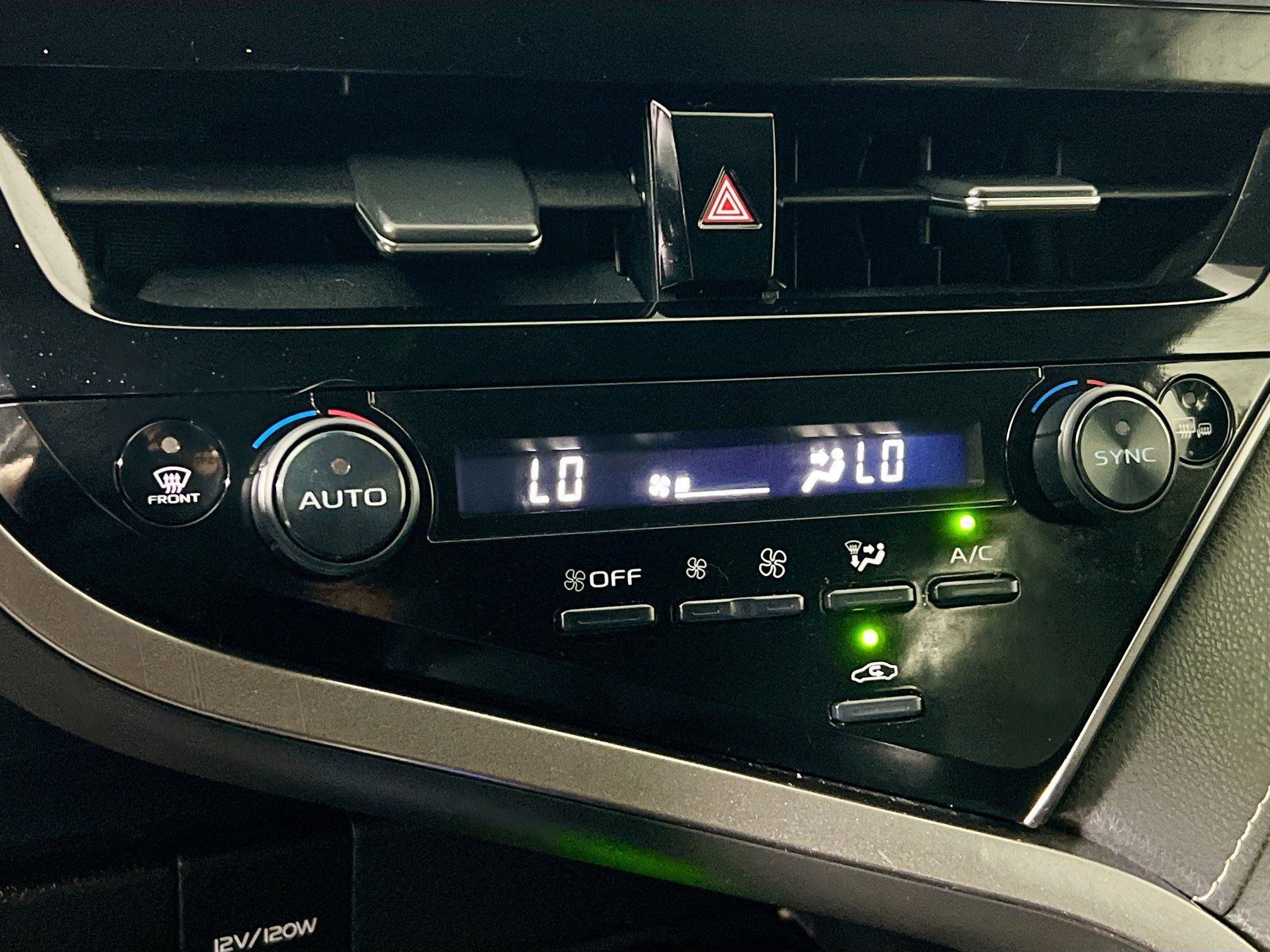 Used 2023 Toyota Camry XSE image 27