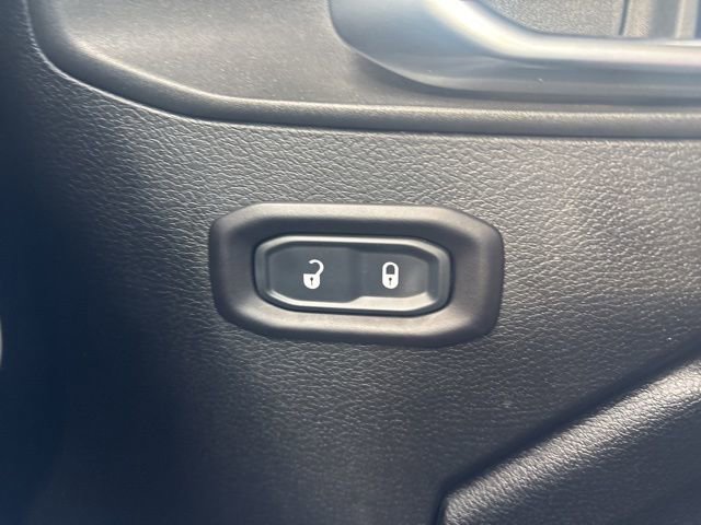 Used 2018 Jeep Wrangler Unlimited Sport S AWD/4WD image 23