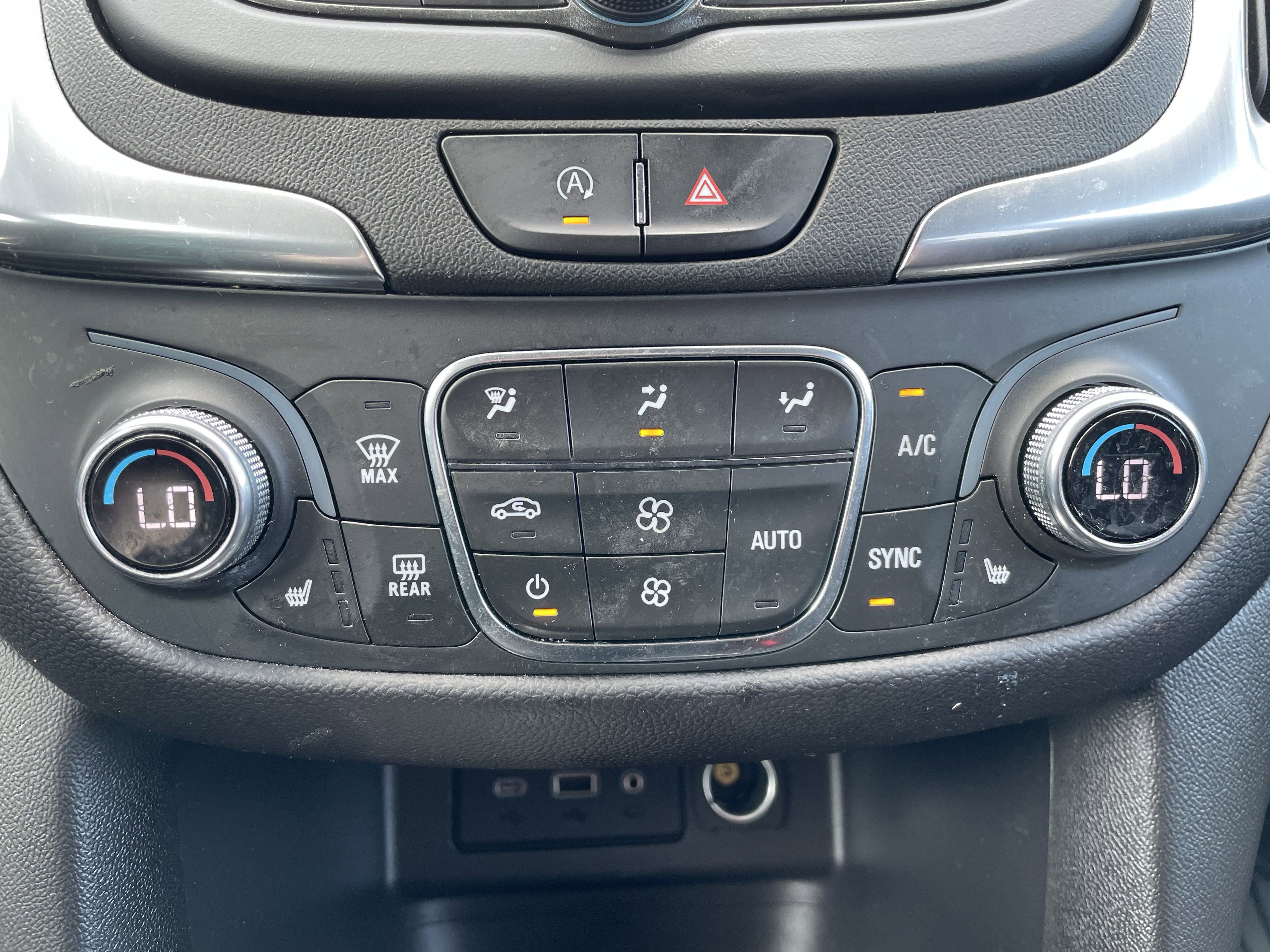 Used 2022 Chevrolet Equinox LT image 18