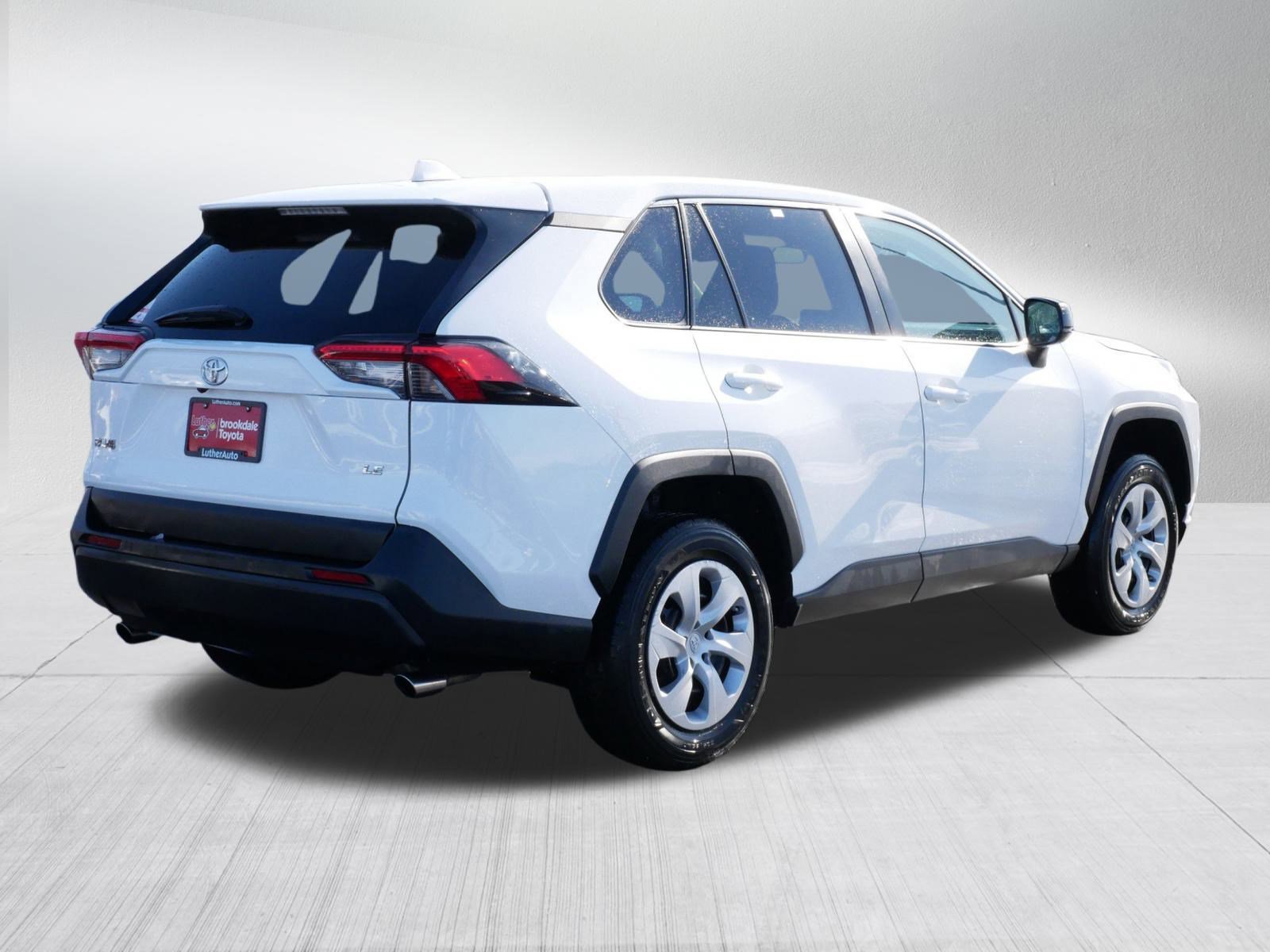 Certified 2024 Toyota RAV4 LE FWD image 7