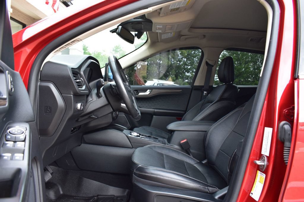Used 2020 Ford Escape Titanium AWD/4WD image 11