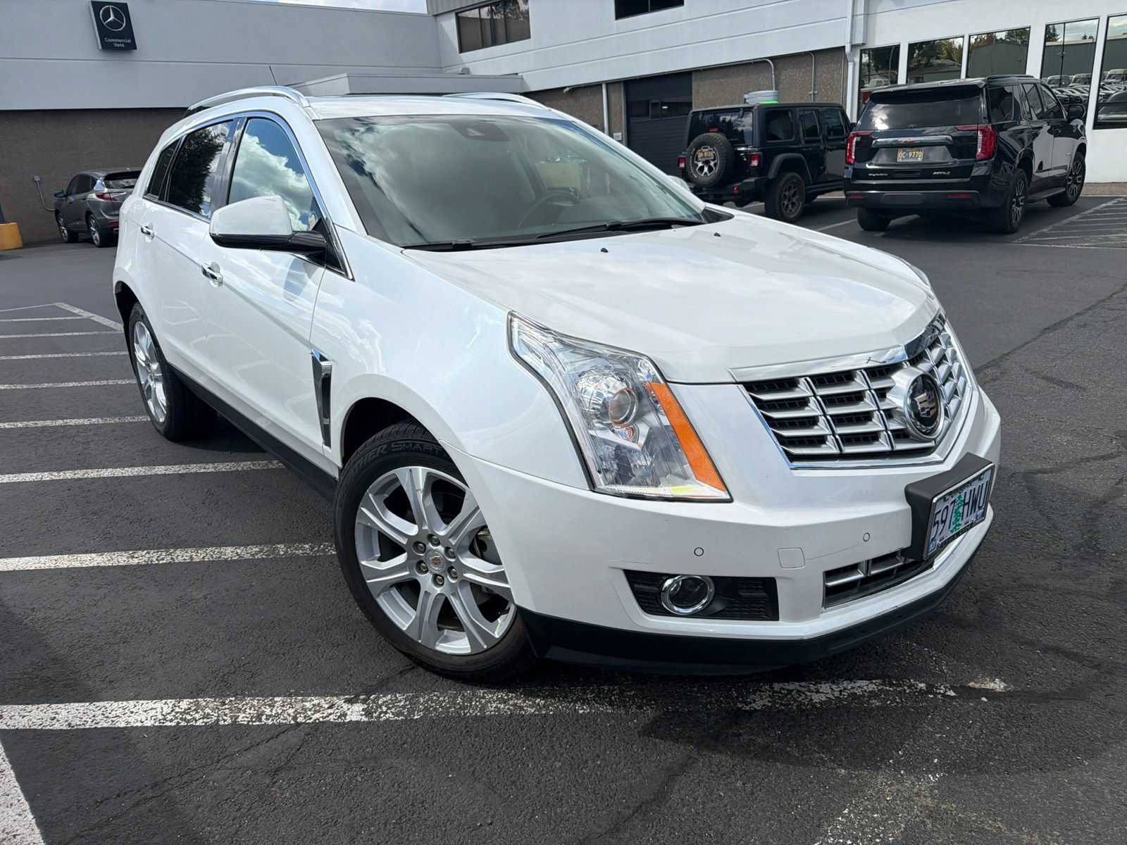 Used 2016 Cadillac SRX Premium w/ Driver Assist Package AWD/4WD image 3