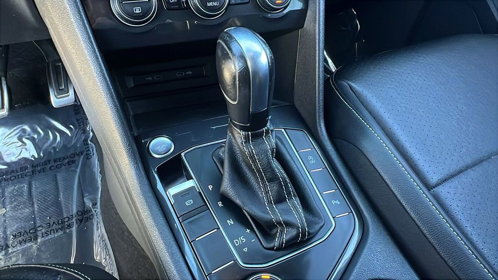 Used 2021 Volkswagen Tiguan SE R-Line image 28