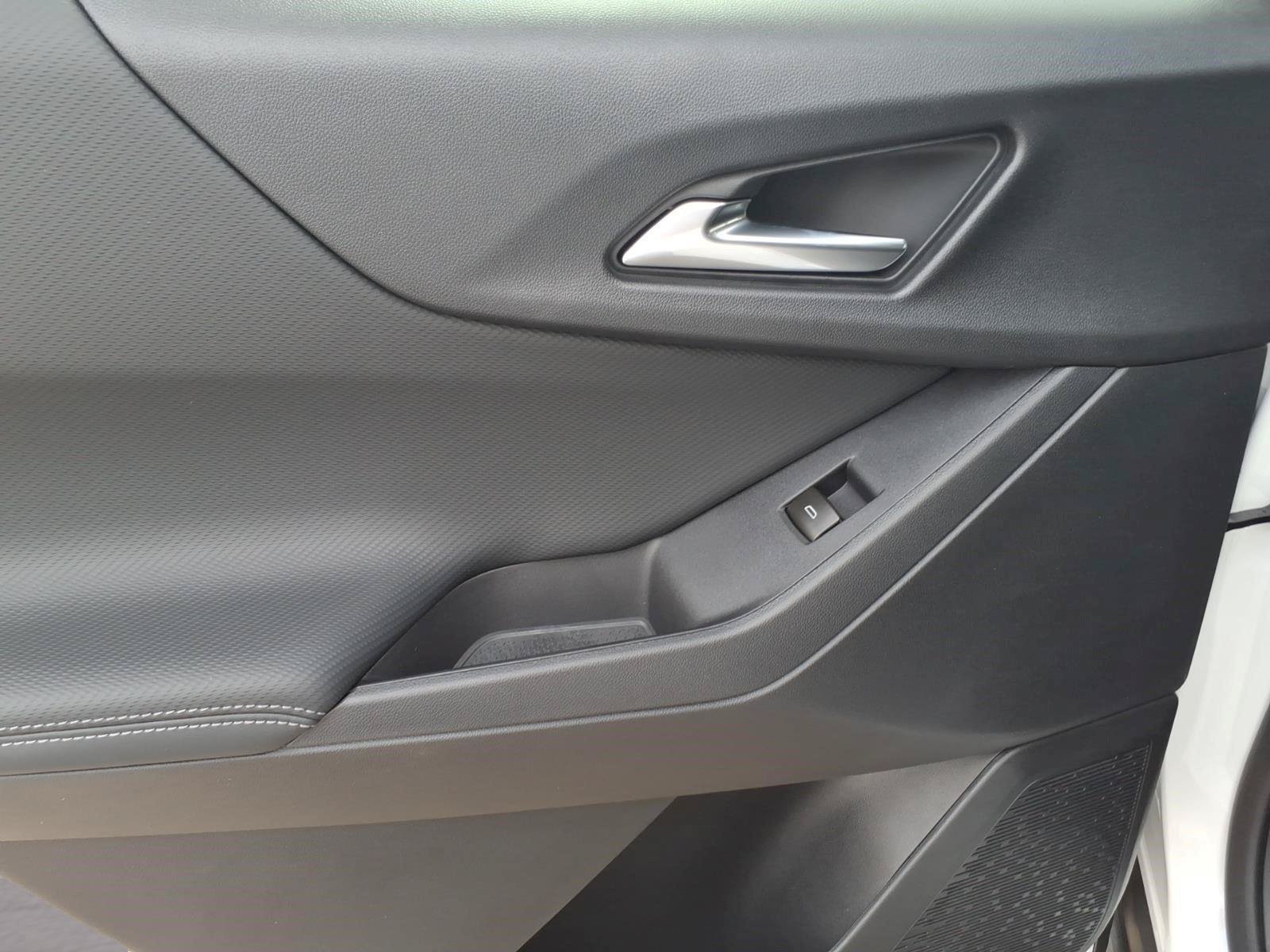 New 2026 Chevrolet Equinox LT w/ LPO, Floor Liner Package FWD image 9
