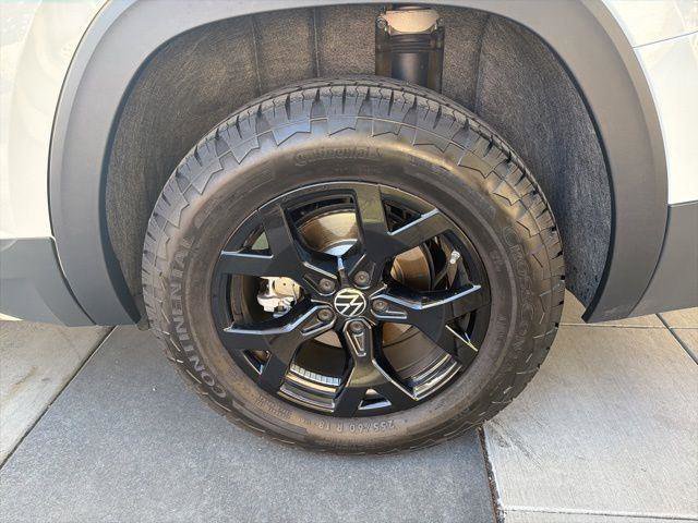 New 2024 Volkswagen Atlas Peak Edition SE AWD/4WD image 12