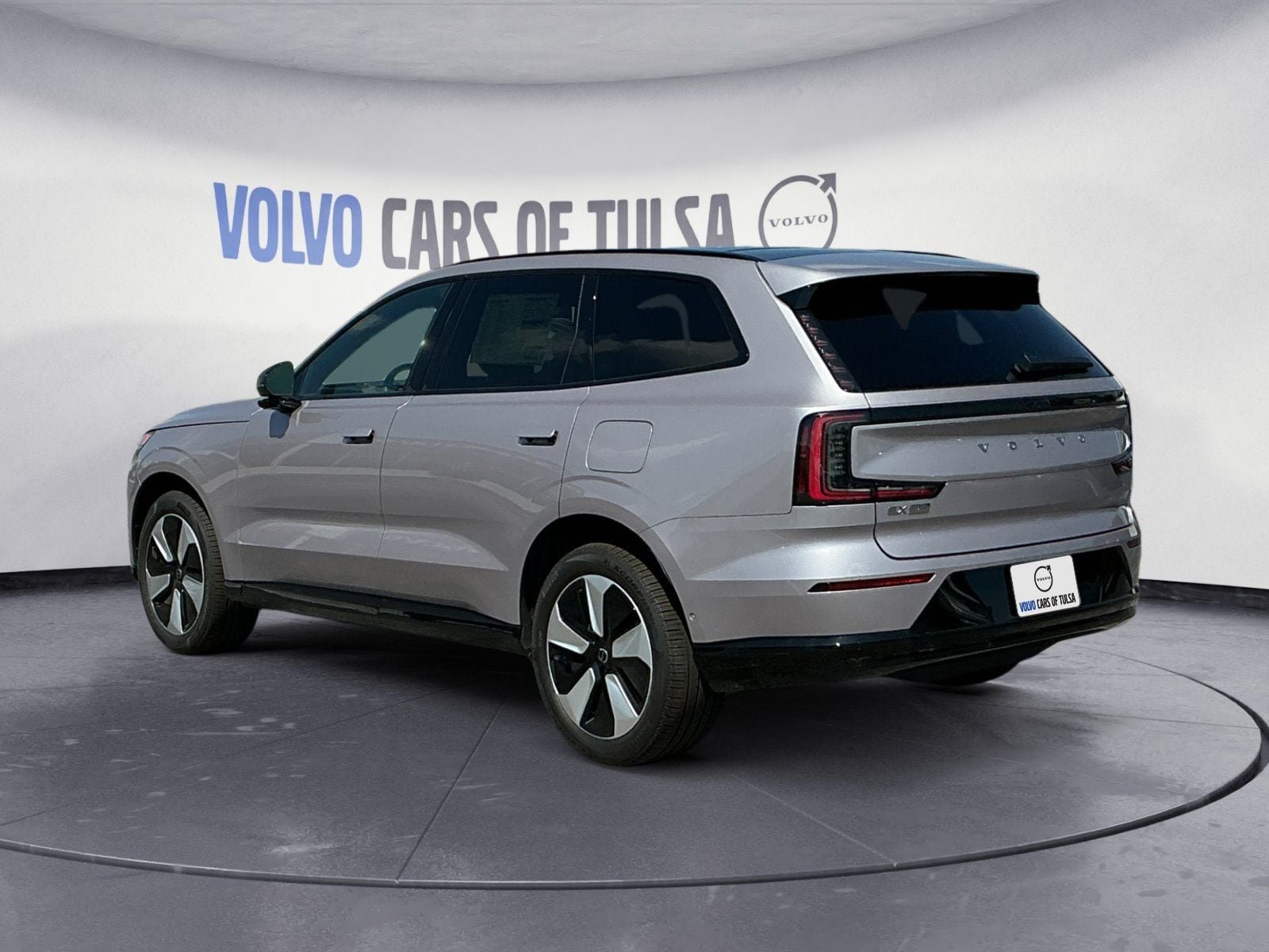 New 2026 Volvo EX90 Plus RWD image 3