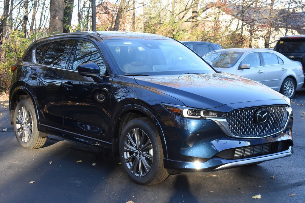 New 2025 MAZDA CX-5 Signature image 2