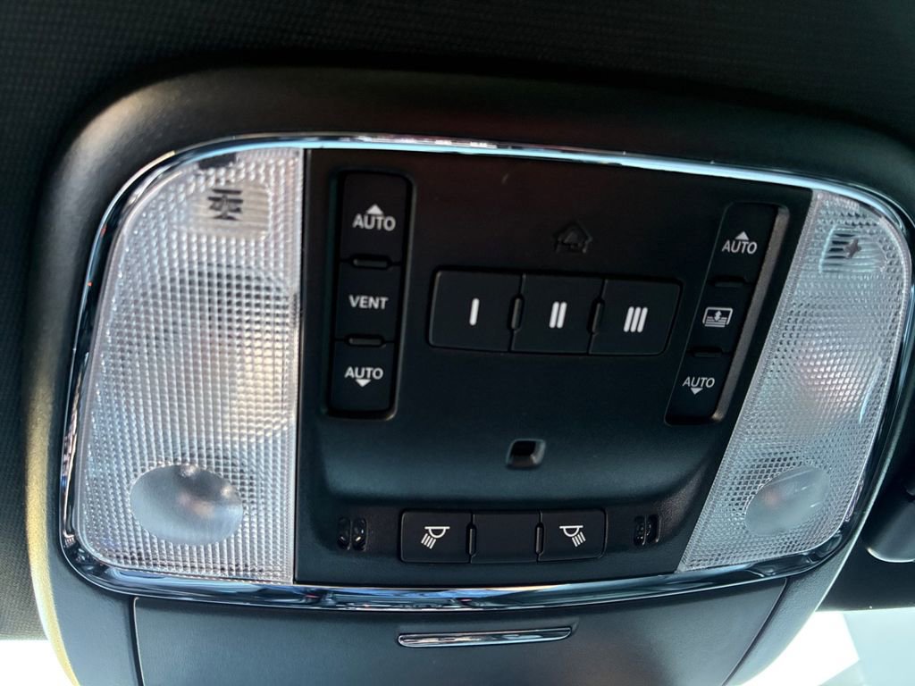 Used 2023 Chrysler 300 S w/ Comfort Group image 12