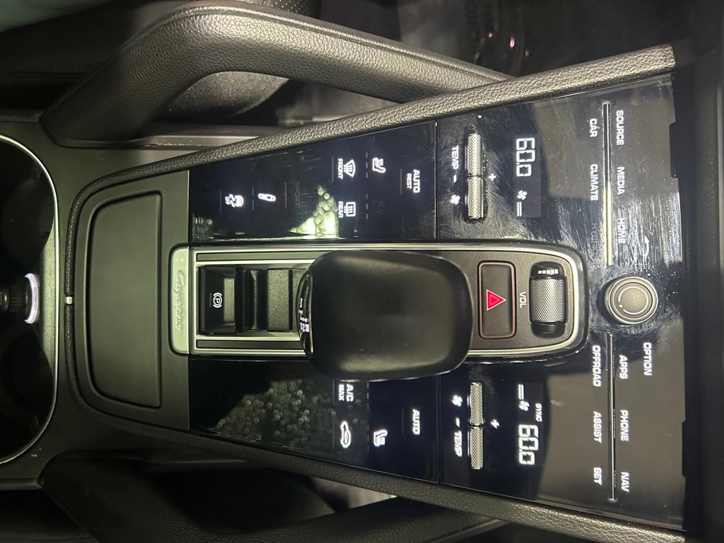 Used 2022 Porsche Cayenne Coupe AWD/4WD image 23