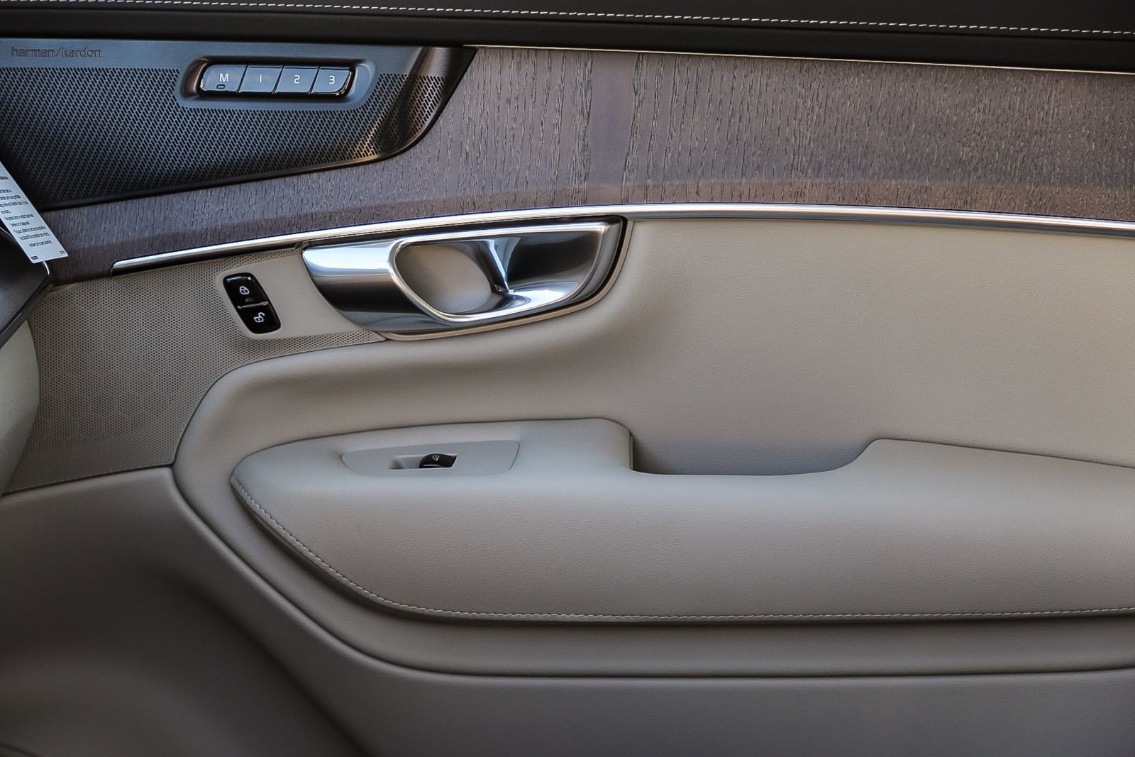 New 2026 Volvo XC90 T8 Ultra w/ Protection Package Premier image 20