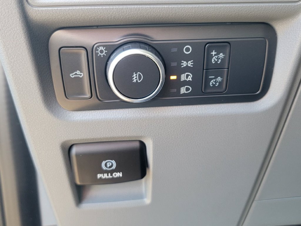 Used 2023 Ford F150 XLT AWD/4WD image 31