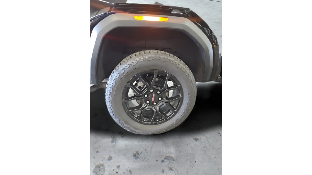 Used 2025 GMC Canyon AT4 AWD/4WD image 21