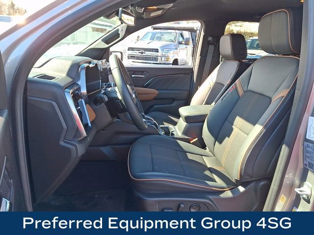 Used 2024 GMC Canyon AT4 image 2