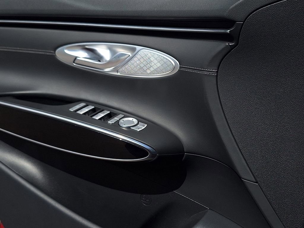 Used 2025 Genesis GV70 2.5T image 9