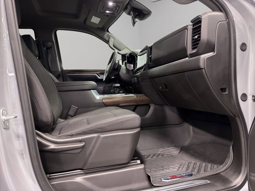 Used 2025 Chevrolet Silverado 1500 RST w/ Convenience Package II image 17