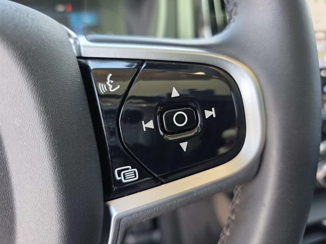 Used 2025 Volvo XC60 B5 Plus w/ Protection Package Premier AWD/4WD image 12