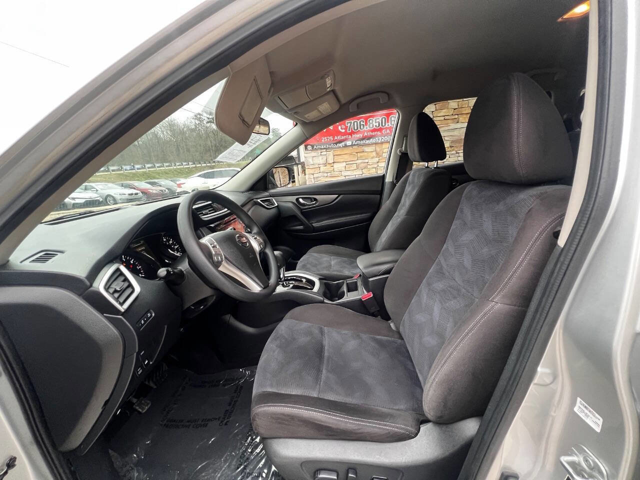 Used 2015 Nissan Rogue SV image 16