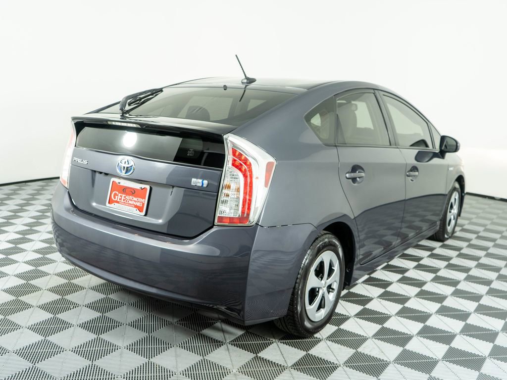 Used 2015 Toyota Prius Four image 6