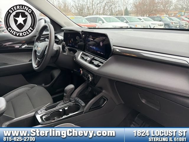 Used 2025 Chevrolet TrailBlazer LT AWD/4WD image 12