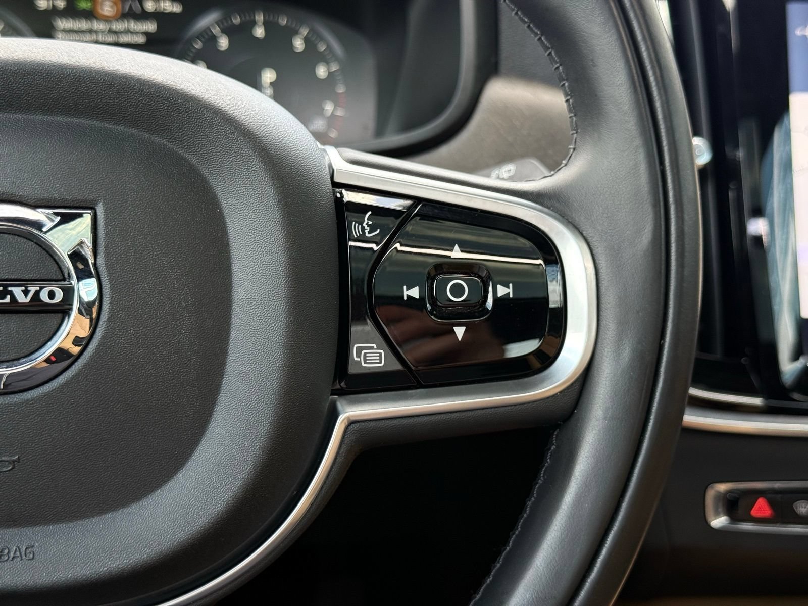 Used 2018 Volvo V90 T5 Cross Country w/ Convenience Package AWD/4WD image 40