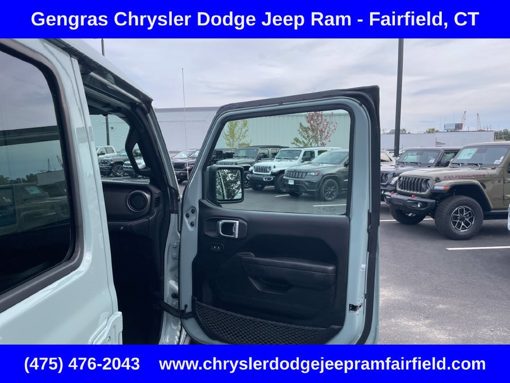 Certified 2023 Jeep Wrangler Unlimited w/ Sun & Screen Package AWD/4WD image 20