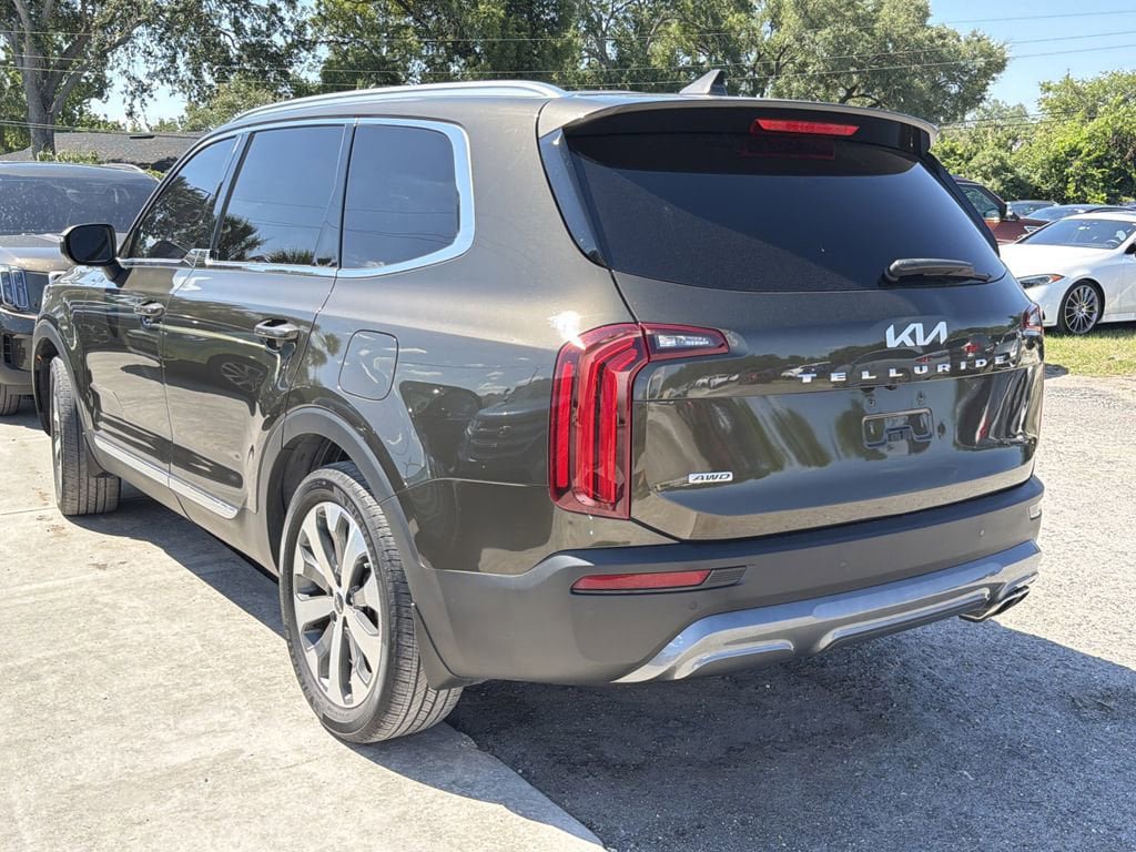 Certified 2022 Kia Telluride EX w/ EX Premium Package AWD/4WD image 8