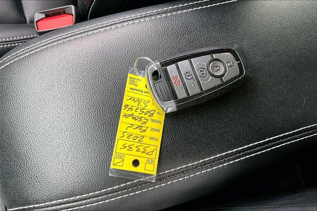 Used 2025 Ford Escape Platinum AWD/4WD image 35