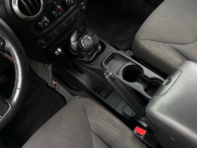 Used 2016 Jeep Wrangler Sahara w/ Connectivity Group AWD/4WD image 20
