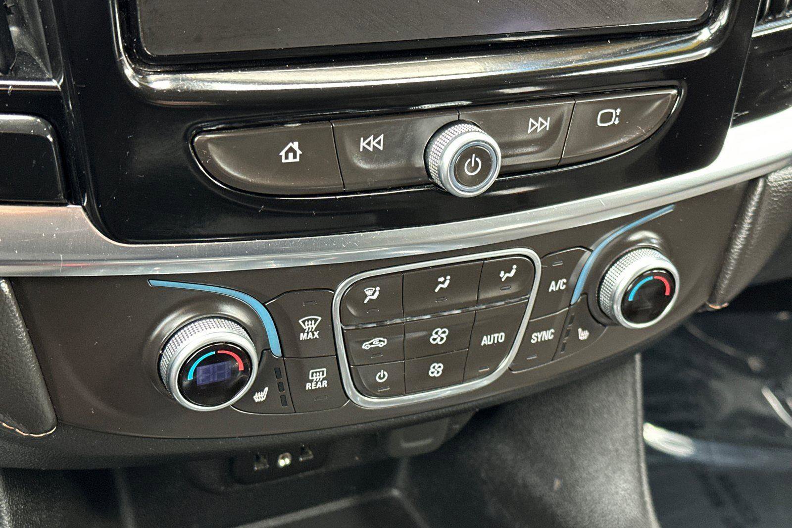 Used 2018 Chevrolet Traverse LT image 21