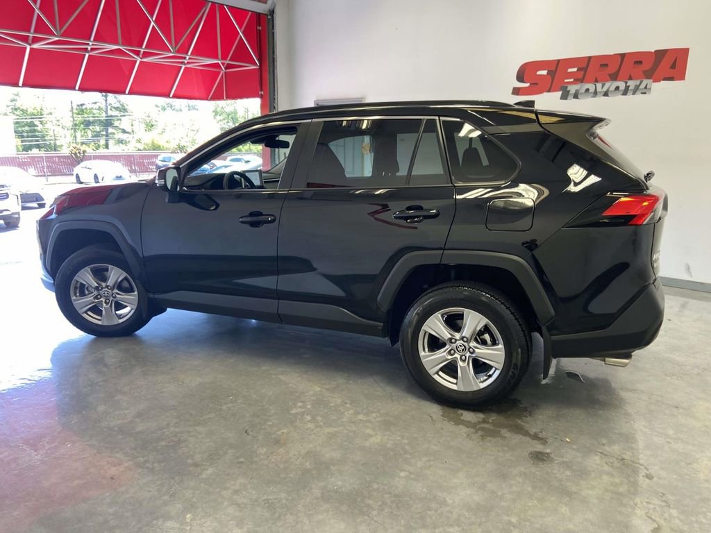 Used 2025 Toyota RAV4 XLE FWD image 6
