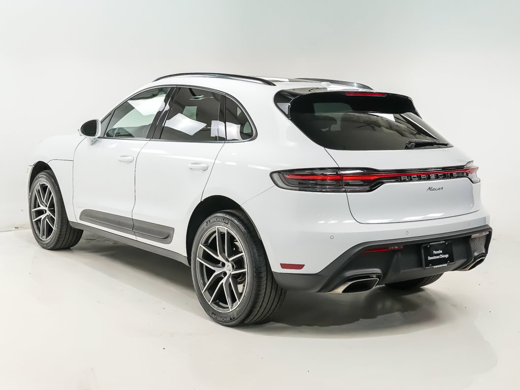 Certified 2024 Porsche Macan AWD/4WD image 3