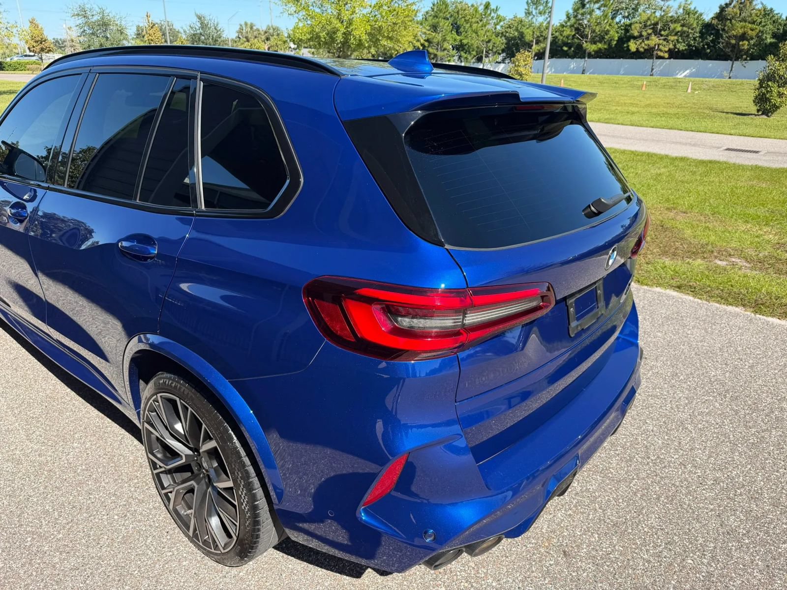 Used 2021 BMW X5 M AWD/4WD image 7