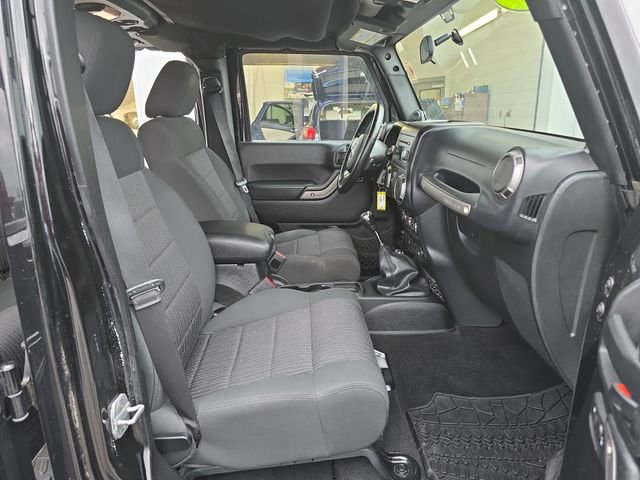 Used 2012 Jeep Wrangler Unlimited Sport AWD/4WD image 18