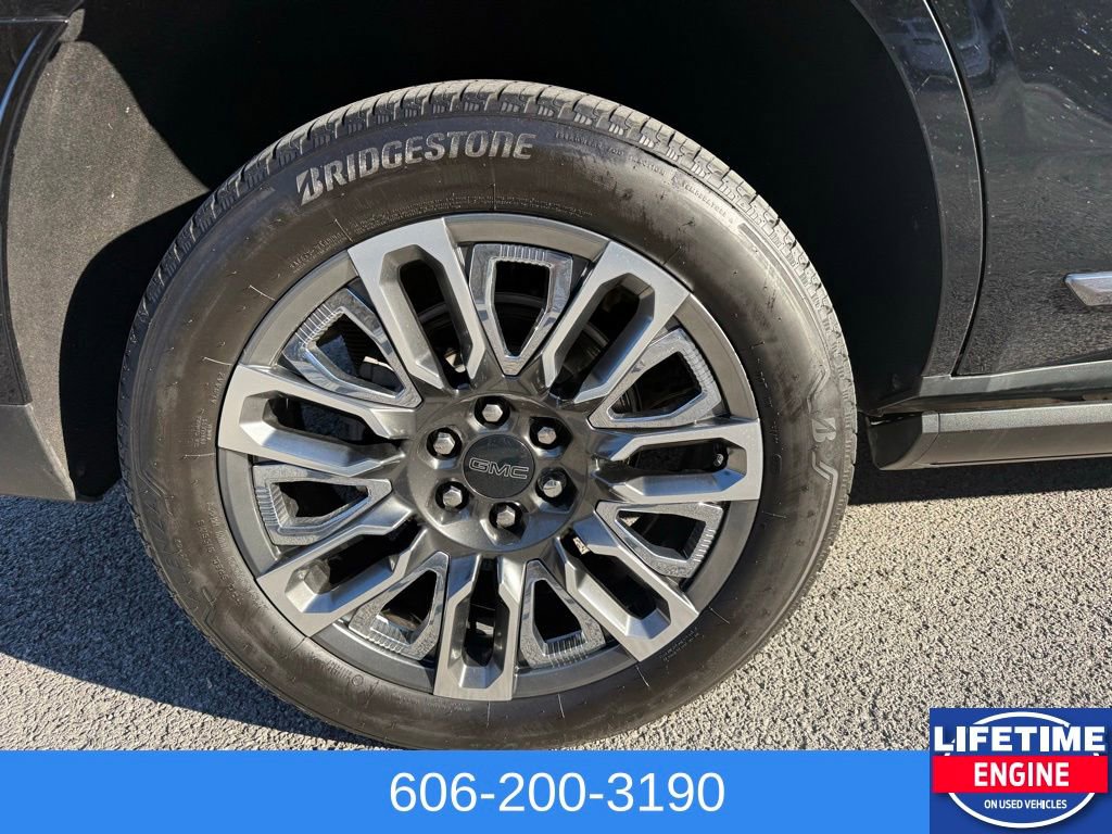 Used 2023 GMC Yukon Denali Ultimate AWD/4WD image 7