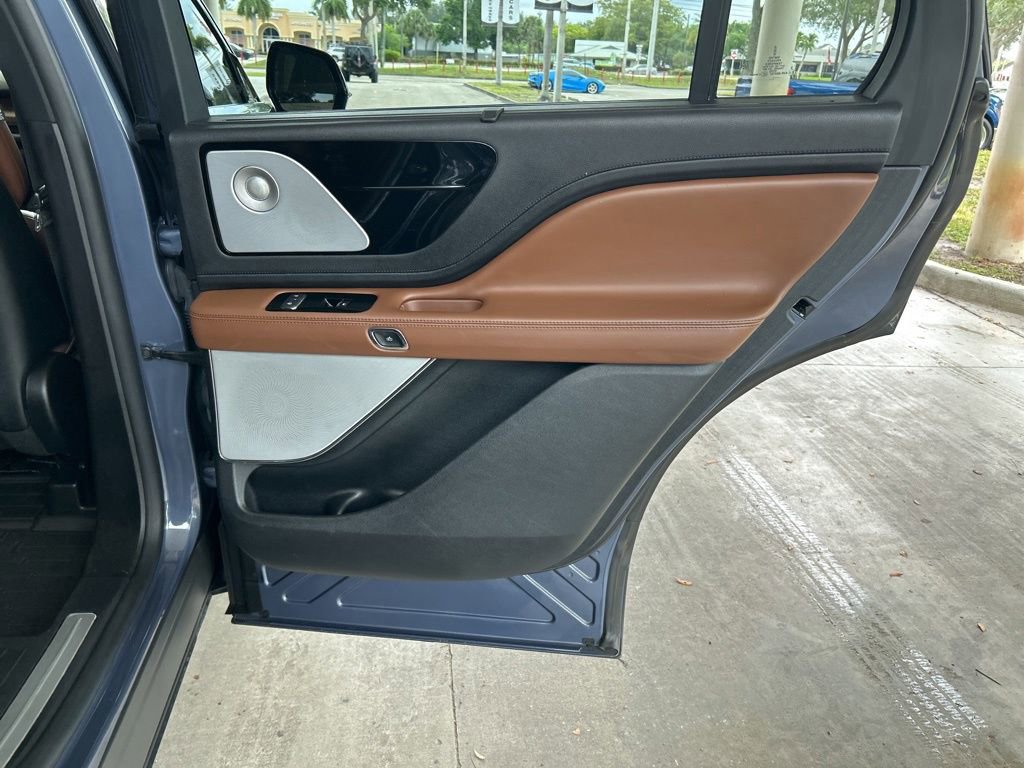 Used 2021 Lincoln Aviator Reserve w/ Equipment Group 201A RWD image 35
