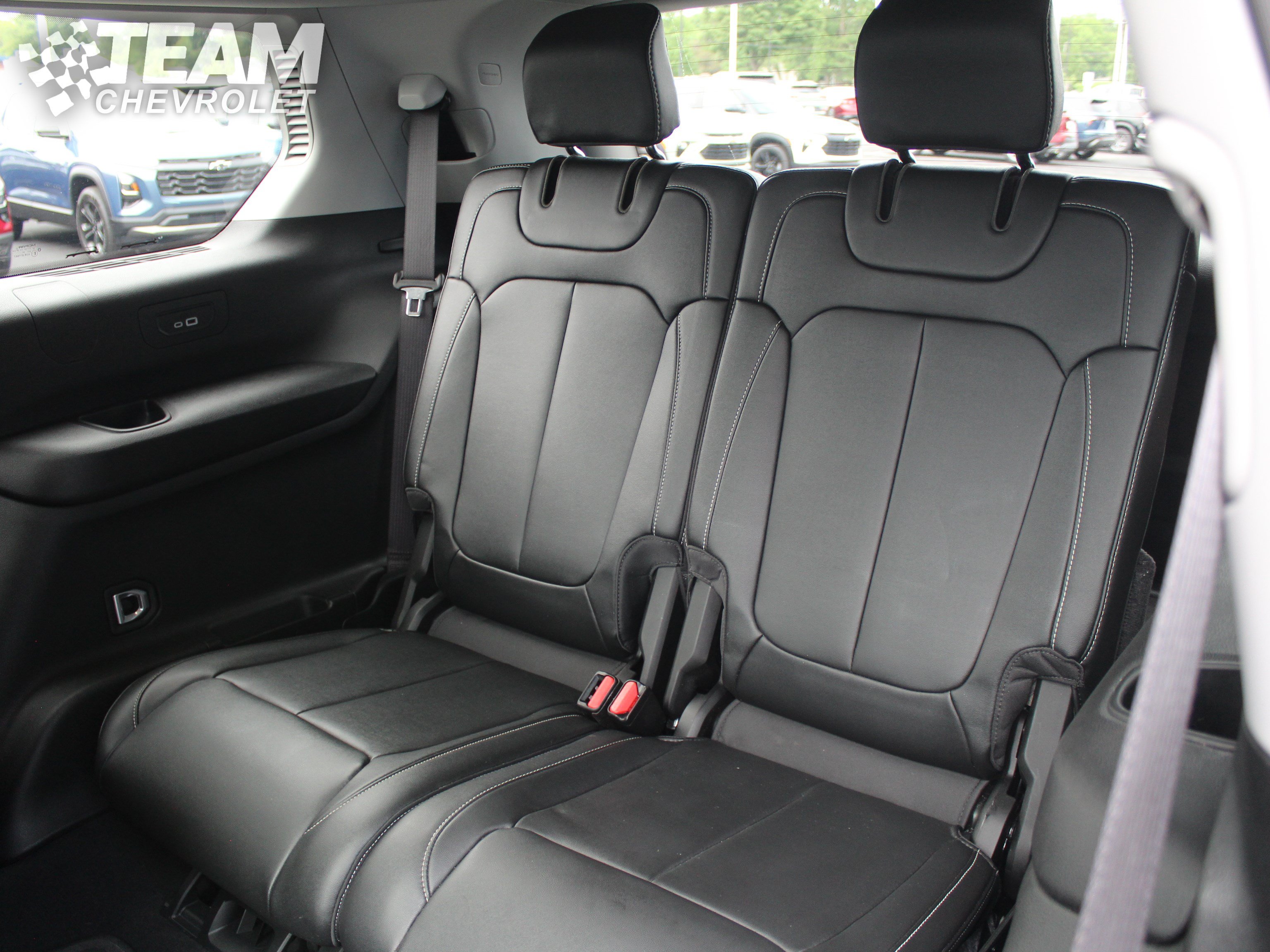 Used 2023 Jeep Grand Cherokee L Limited AWD/4WD image 23