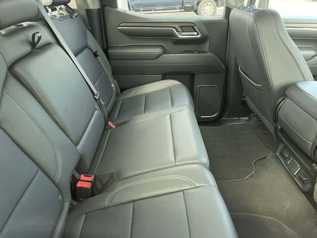 Used 2024 GMC Sierra 1500 SLT image 11