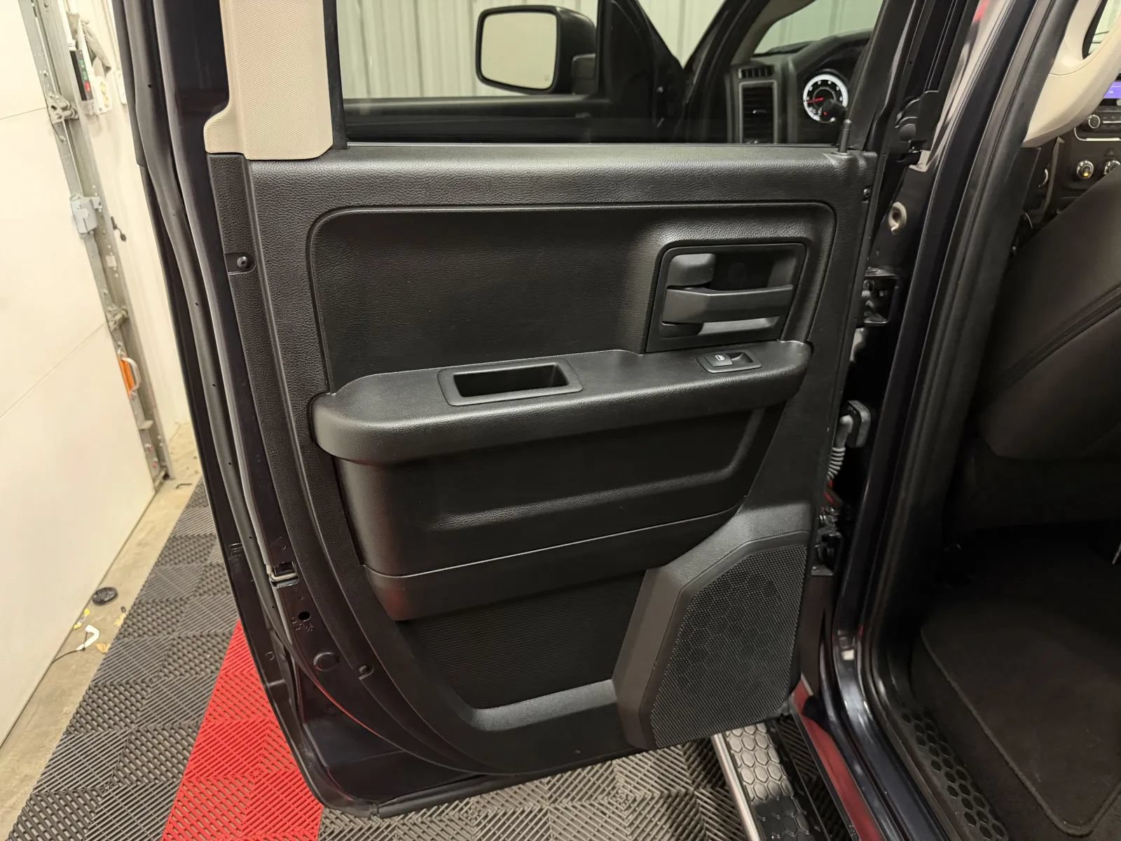 Used 2019 RAM 1500 Tradesman w/ Chrome Plus Package RWD image 29
