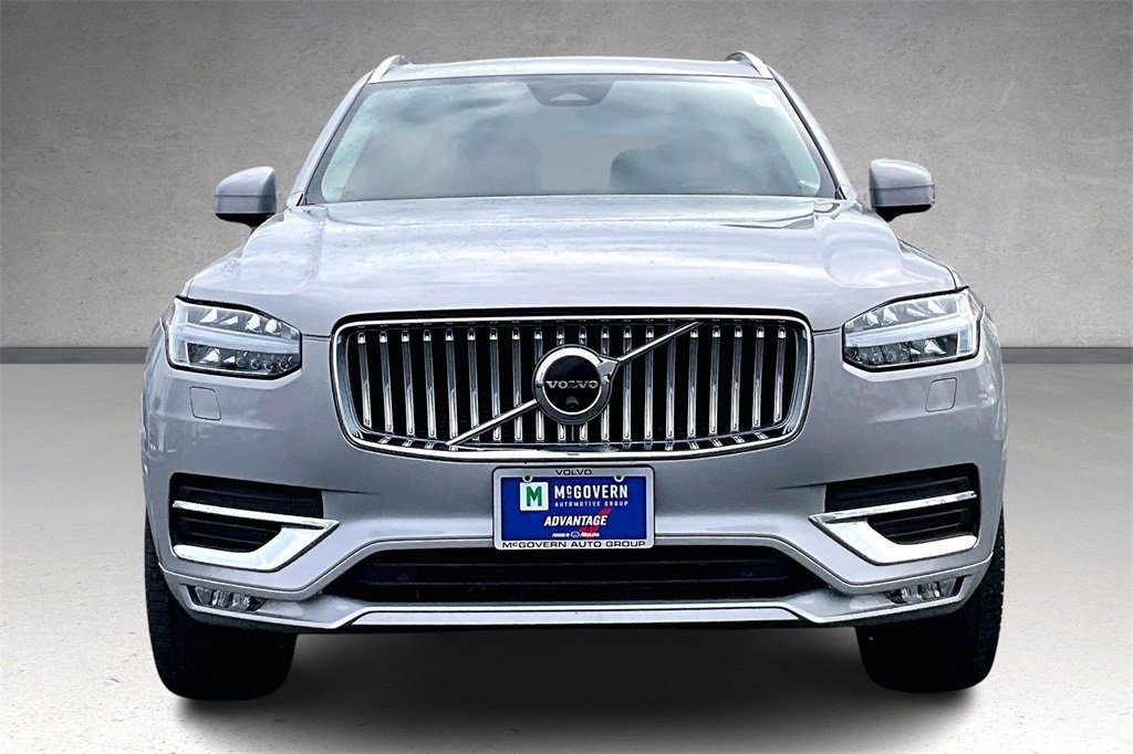 Used 2023 Volvo XC90 B6 Plus image 2