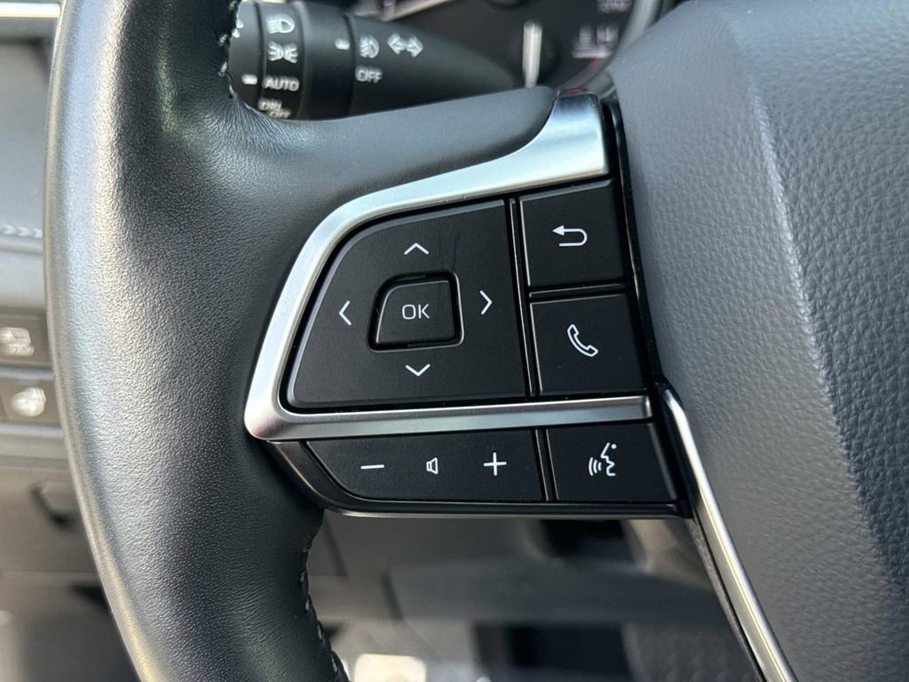 Used 2021 Toyota Highlander Platinum image 45